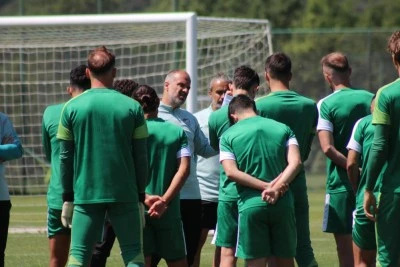 Bursaspor Teknik Direkt&ouml;r&uuml; Mustafa Er: &Uuml;&ccedil; hazırlığa &ccedil;ok &ouml;nem veriyoruz