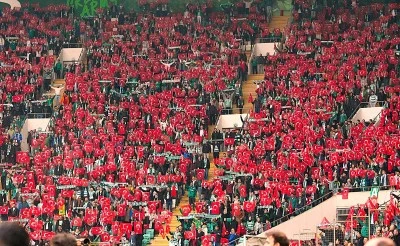 Bursaspor trib&uuml;nleri T&uuml;rk bayraklarıyla donatıldı