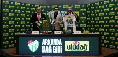 Bursaspor'un forma sırt sponsoru Uludağ İ&ccedil;ecek oldu