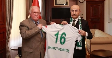 Bursaspor y&ouml;netimi, Bursa Valisi Mahmut Demirtaş&rsquo;ı ziyaret etti