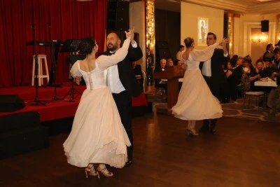 BUSADER'Den Şapka devriminin 100. yılına &ouml;zel balo