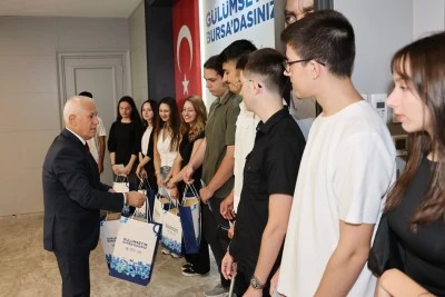 BUSMEK'in &uuml;cretsiz kurslarına katılan Bursalı &ouml;ğrenciler &uuml;niversiteyi kazandı