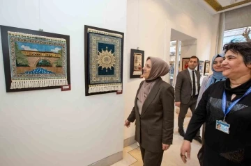 BUSMEK&rsquo;ten &lsquo;Bursa İpeği Sergisi&rsquo;