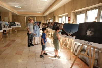 BU&Uuml;'de fotoğraf sanatıyla kadın sağlığına vurgu