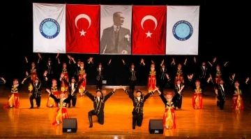 BU&Uuml;&rsquo;de Halk Dansları Festivali coşkusu