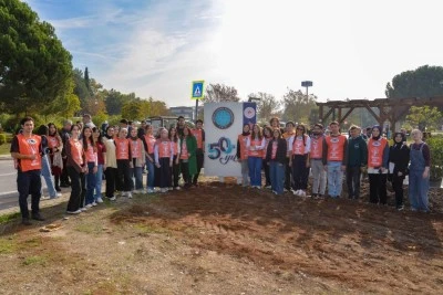 BU&Uuml;&rsquo;n&uuml;n '50. Yıl Sokağı' fidanlarla renklendirildi