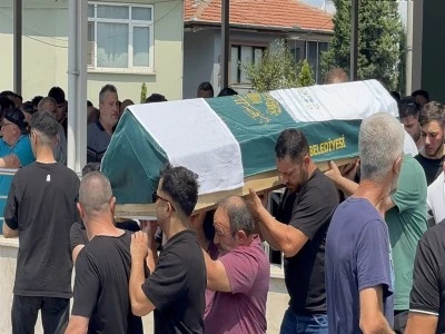 B&uuml;y&uuml;k oğullarının d&uuml;ğ&uuml;n&uuml;nden bir g&uuml;n sonra k&uuml;&ccedil;&uuml;k oğullarını kazada kaybettiler