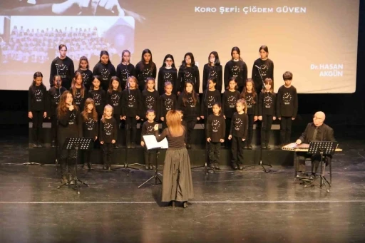 B&uuml;y&uuml;k&ccedil;ekmece Belediyesi &Ccedil;ocuk Korosu Atat&uuml;rk&rsquo;&uuml;n sevdiği şarkıları seslendirdi
