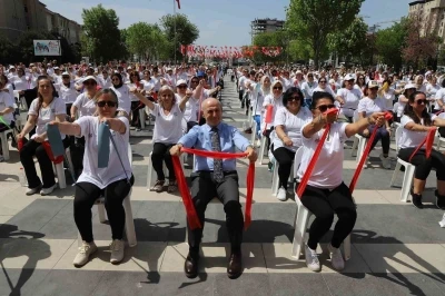 B&uuml;y&uuml;k&ccedil;ekmece&rsquo;de D&uuml;nya Pilates G&uuml;n&uuml; renkli g&ouml;r&uuml;nt&uuml;lere sahne oldu
