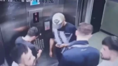 B&uuml;y&uuml;k&ccedil;ekmece&rsquo;de rezidanstaki cinayet ş&uuml;phelilerinin ka&ccedil;tığı anlar kamerada