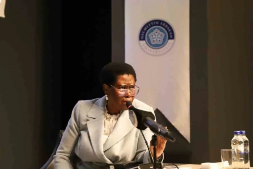 B&uuml;y&uuml;kel&ccedil;i Letsatsi-Duba, NE&Uuml;&rsquo;de &ldquo;Nelson Mandela&rsquo;nın Barış Mirası ve G&uuml;ney Afrika&rsquo;nın Filistin&rsquo;de Barış İnşasındaki Rol&uuml;&rsquo;n&uuml; anlattı
