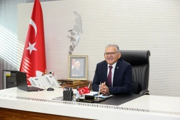 B&uuml;y&uuml;kkılı&ccedil;&rsquo;tan "adaylık" a&ccedil;ıklaması: "B&ouml;yle bir pozisyonda şuraya adayım, buraya adayım demek şık değil, yakışmaz"
