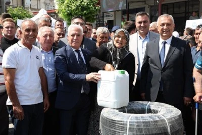 B&uuml;y&uuml;kşehir Belediyesi, Bursalı &ccedil;ift&ccedil;ilerin ardından Domani&ccedil;li &uuml;reticilere de destek sağladı  