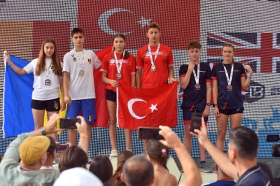 B&uuml;y&uuml;kşehir Belediyesporlu Kurtulan'dan 4 Avrupa Şampiyonluğu