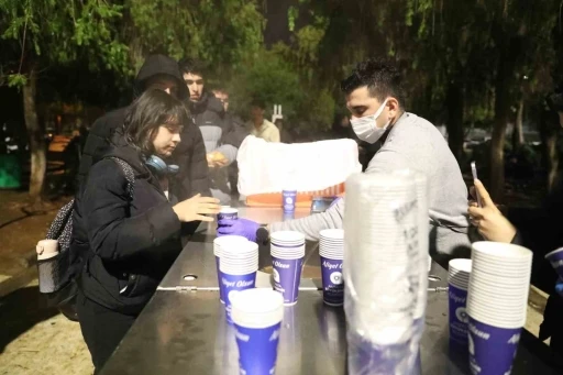 B&uuml;y&uuml;kşehir&rsquo;den final haftasında &ouml;ğrencilere sıcak &ccedil;orba ikramı
