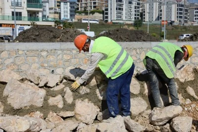 B&uuml;y&uuml;kşehir'den Nil&uuml;fer'de kapsamlı dere ıslahı