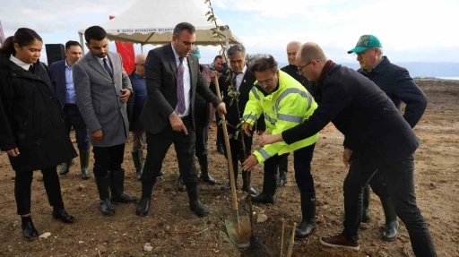 Bursa B&uuml;y&uuml;kşehir&rsquo;den şehit Ayb&uuml;ke &ouml;ğretmen anısına hatıra ormanı