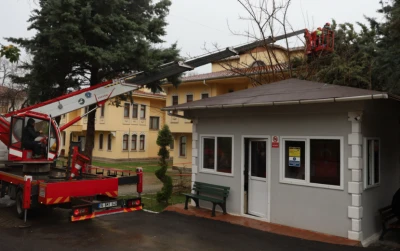 B&uuml;y&uuml;kşehir ekipleri, şiddetli r&uuml;zgara karşı sahada