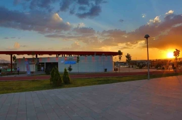 B&uuml;y&uuml;kşehir&rsquo;in en g&ouml;zde tesislerinden Sukaypark&rsquo;a yoğun ilgi
