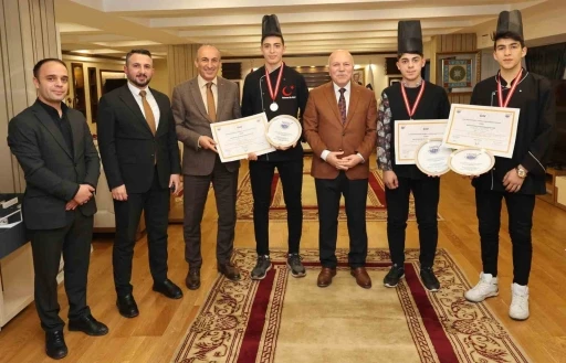 B&uuml;y&uuml;kşehir&rsquo;in gen&ccedil; şefleri T&uuml;rkiye şampiyonu oldu
