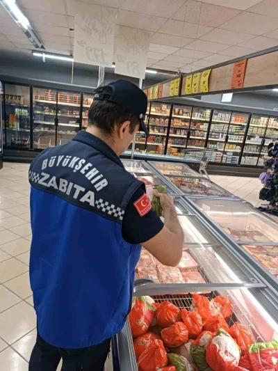 B&uuml;y&uuml;kşehir zabıtasından market denetimi
