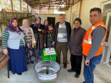 B&uuml;y&uuml;kşehirden kadınlara hamur karma, ceviz ve sal&ccedil;a makinesi
