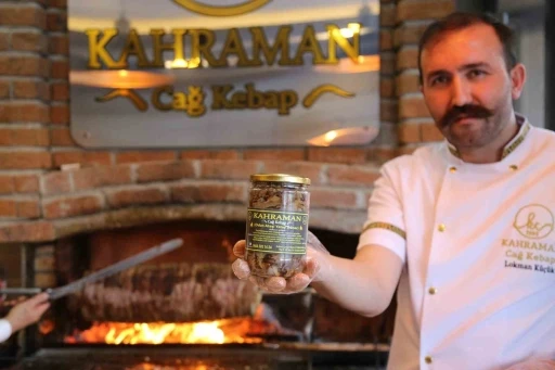 Cağ kebabını kavanozla d&uuml;nyaya g&ouml;nderiyor
