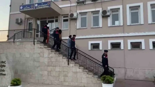&Ccedil;alışma izni olamayan yabancı uyruklu 4 şahıs yakalandı