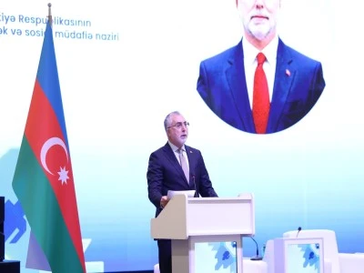 &Ccedil;alışma ve Sosyal G&uuml;venlik Bakanı Işıkhan, Azerbaycan'da