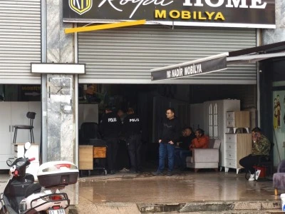 &Ccedil;alıştığı d&uuml;kkanda silahlı saldırıya uğrayan şahıs yaşam m&uuml;cadelesini kaybetti