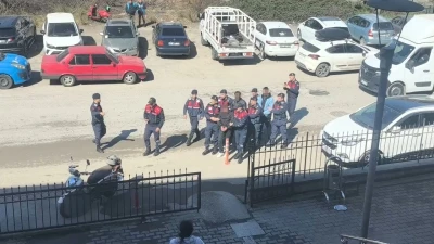 &Ccedil;alıştıkları inşaattan &uuml;cret alamayan iş&ccedil;iler fotokopi makinesini &ccedil;almış