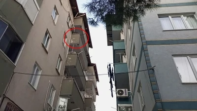 &Ccedil;amaşır asarken 5&rsquo;inci kattan d&uuml;ş&uuml;p &ouml;ld&uuml;