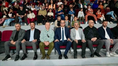 Cambaz Mithat &lsquo;Yetenek Sirkiniz&rsquo; g&ouml;sterisi renkli ve heyecanlı anlara sahne oldu
