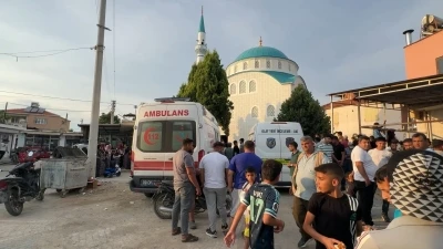 Cami inşaatında 2 iş&ccedil;i iskeleden d&uuml;şt&uuml;: 1 &ouml;l&uuml;, 1 yaralı