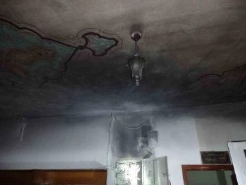 Camiye yıldırım d&uuml;şt&uuml;
