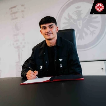 Can Uzun, Eintracht Frankfurt&rsquo;a transfer oldu
