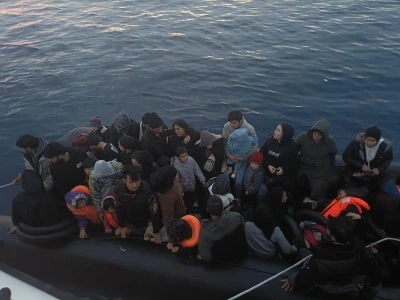 &Ccedil;anakkale'de 42 ka&ccedil;ak g&ouml;&ccedil;men yakalandı