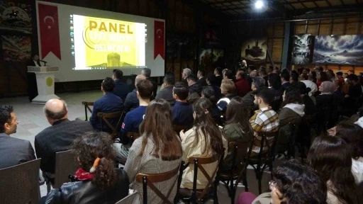 &Ccedil;anakkale&rsquo;de &rsquo;Afet M&uuml;zeye Gelmeden&rsquo; konulu panel d&uuml;zenlendi

