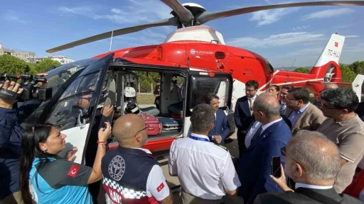 &Ccedil;anakkale&rsquo;de ambulans helikopter g&ouml;reve başladı