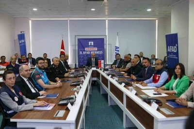 &Ccedil;anakkale&rsquo;de deprem tatbikatı: 8 noktada 9 farklı &ccedil;alışma yapıldı
