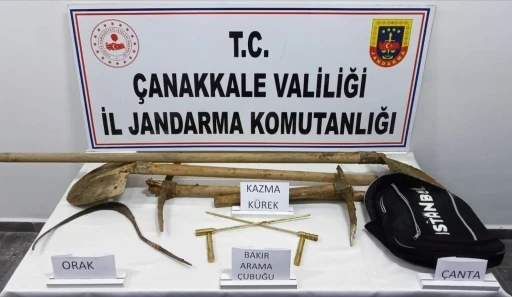&Ccedil;anakkale&rsquo;de ka&ccedil;ak kazı yapan 7 kişi su&ccedil;&uuml;st&uuml; yakalandı
