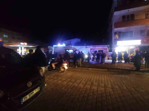 &Ccedil;anakkale&rsquo;de motosikletten d&uuml;şen iki &ouml;ğrenci yaralandı
