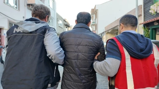 &Ccedil;anakkale&rsquo;de narkotik operasyonu: G&ouml;zaltındaki 5 ş&uuml;phelinin emniyetteki işlemleri s&uuml;r&uuml;yor
