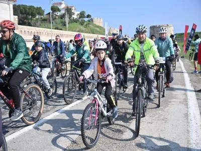 &Ccedil;anakkale'de pedallar 'şehitlere saygı' i&ccedil;in &ccedil;evrildi