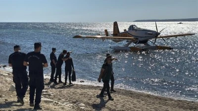 &Ccedil;anakkale'de  su alan yangın s&ouml;nd&uuml;rme u&ccedil;ağı olumsuz hava şartları nedeniyle kalkış yapamadı