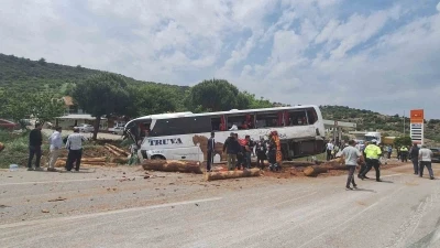 &Ccedil;anakkale&rsquo;deki otob&uuml;s kazasında &ouml;lenlerin kimlikleri belli oldu
