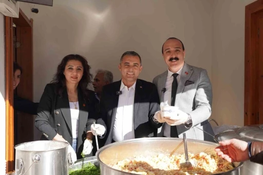 &Ccedil;andır Fasulyesi Şenliği&rsquo;nde vatandaşlara piyaz ikramı
