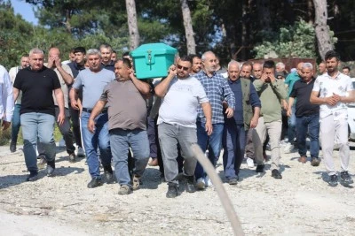Cani baba: Bayramın birinci g&uuml;n&uuml; 3 yaşındaki evladını boğarak &ouml;ld&uuml;rd&uuml;kten sonra par&ccedil;alara ayırdı