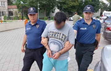 Canı sıkılınca gittiği AVM&rsquo;deki kuyumcudan 21 bin 500 liralık y&uuml;z&uuml;k &ccedil;aldı
