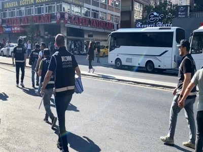 &Ccedil;ankaya Belediye Başkanı G&uuml;ner&rsquo;in de yer aldığı 36 ş&uuml;pheli hakkında g&ouml;zaltı kararı